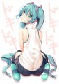 後ろから抱きしめられるのを待つ