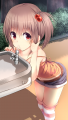 水飲み女児